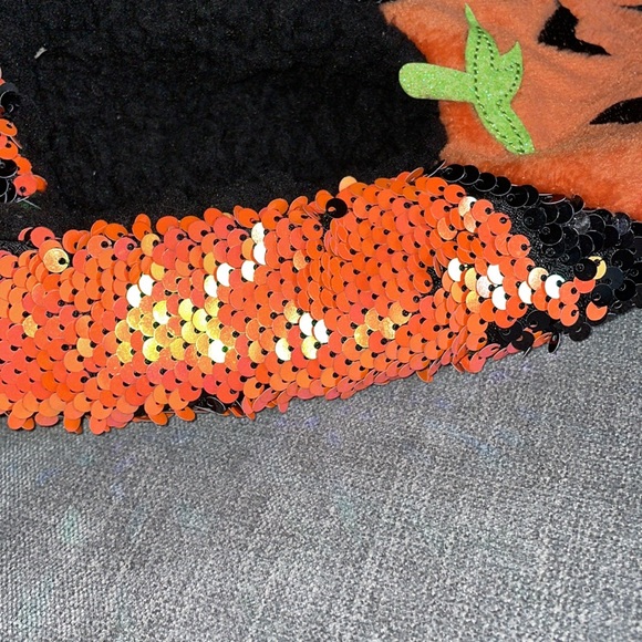 Hyde & EEK! Boutique Pumpkin Flip Sequin Pull-On Slipper Socks with Grippers - Picture 9 of 10